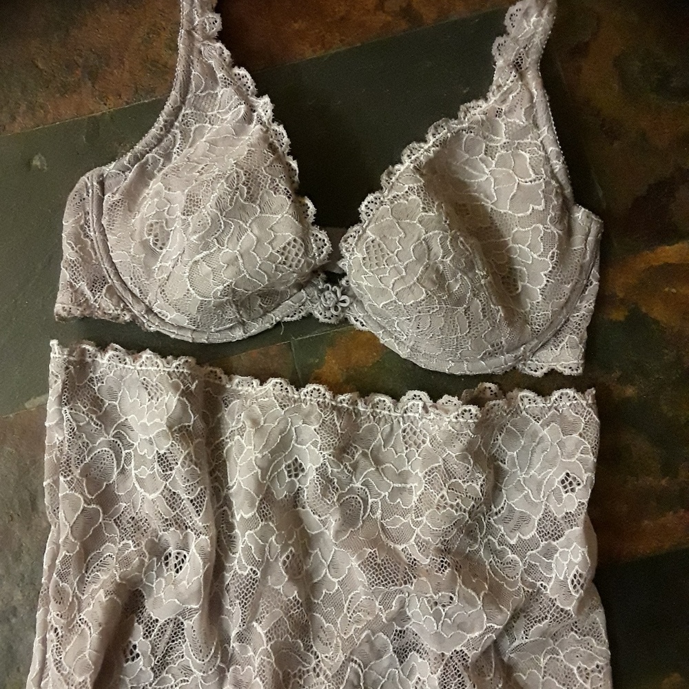Victoria's Secret Very Sexy Lace Push Up Bra